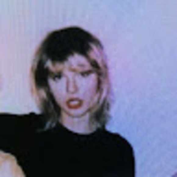 Meet your Posher, Danielle - Picture 1 of 1